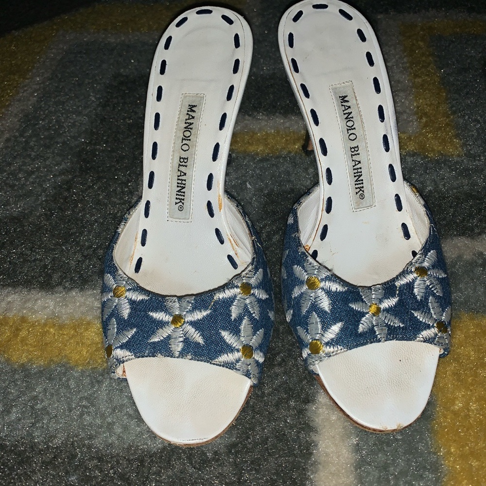 Manolo Blahnik Daisy heels